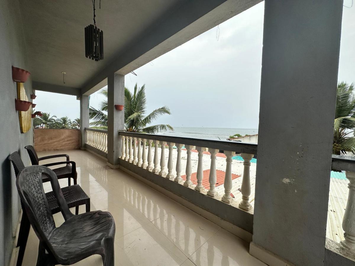 Hotel Salty Waves Baga Exterior photo