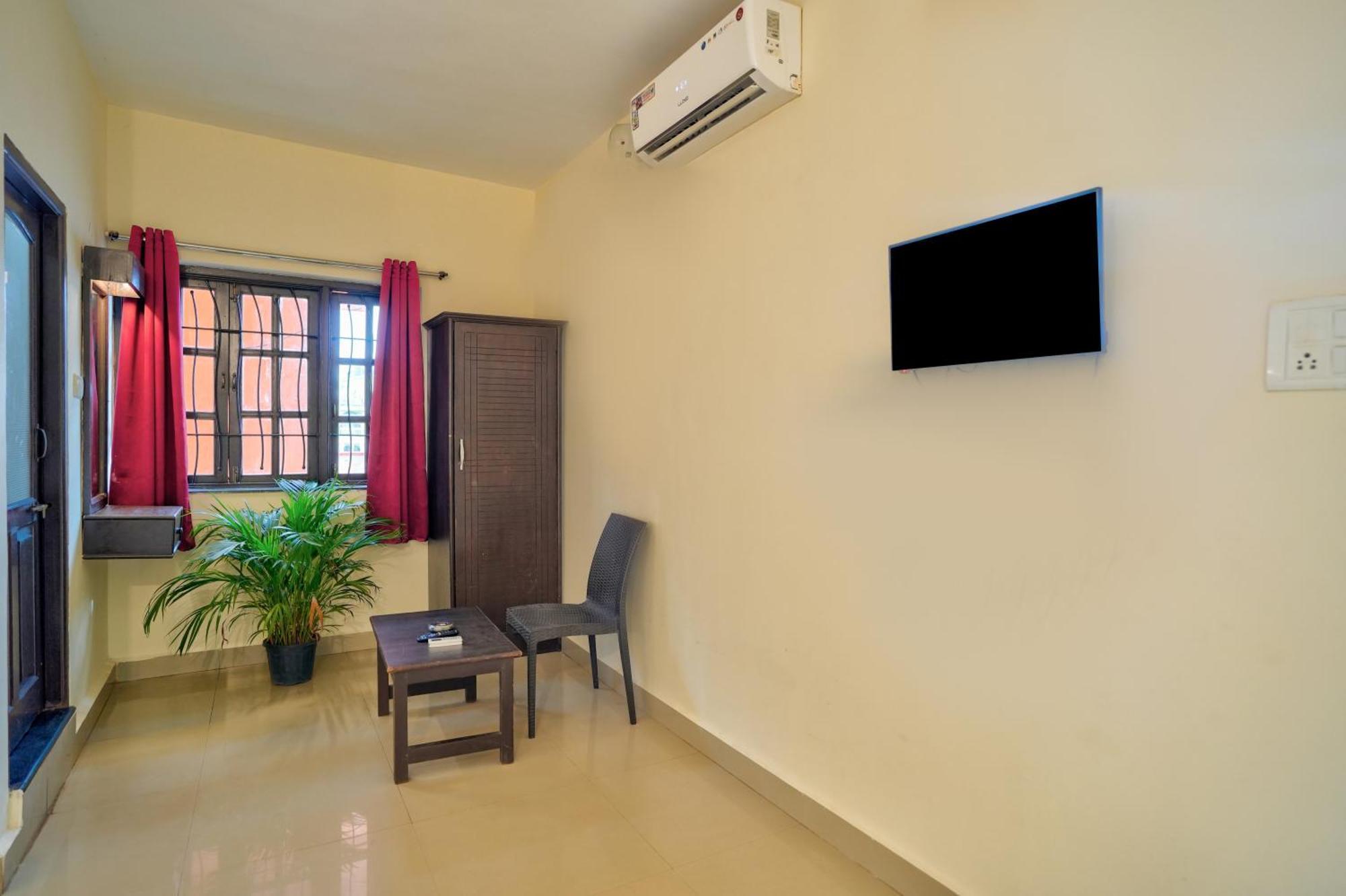 Hotel Salty Waves Baga Exterior photo