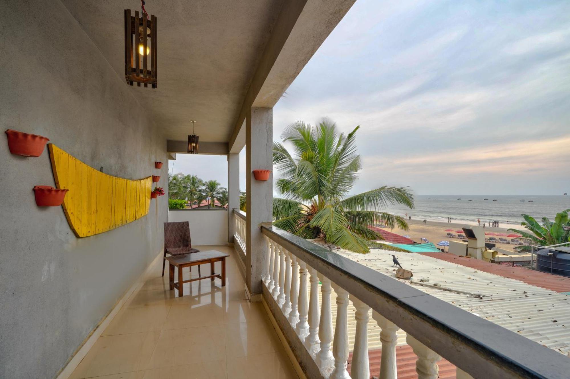 Hotel Salty Waves Baga Exterior photo