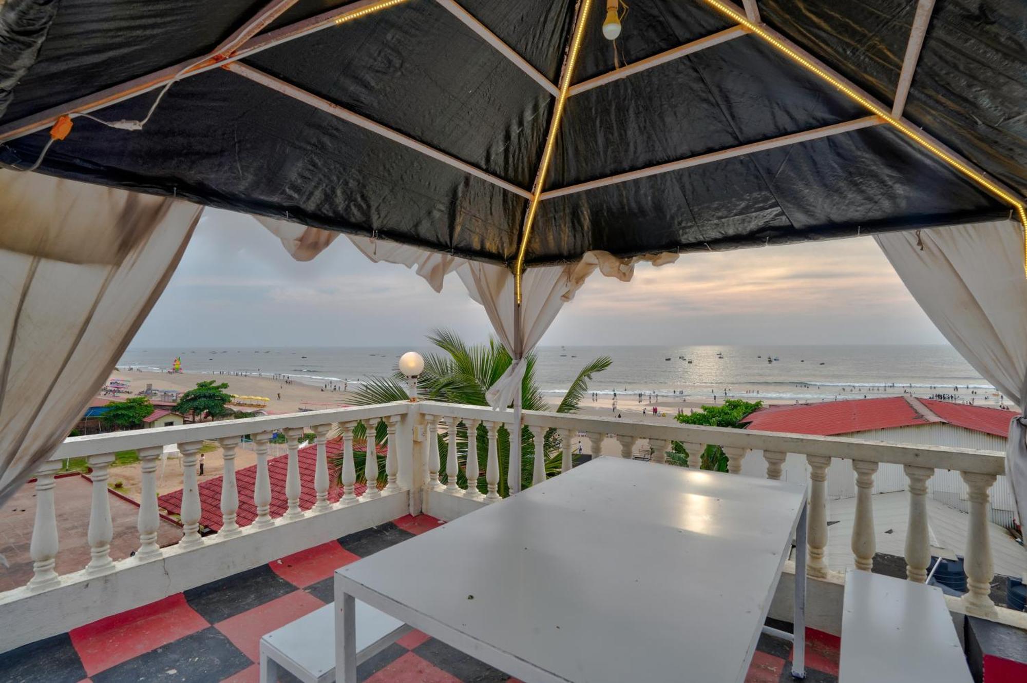 Hotel Salty Waves Baga Exterior photo