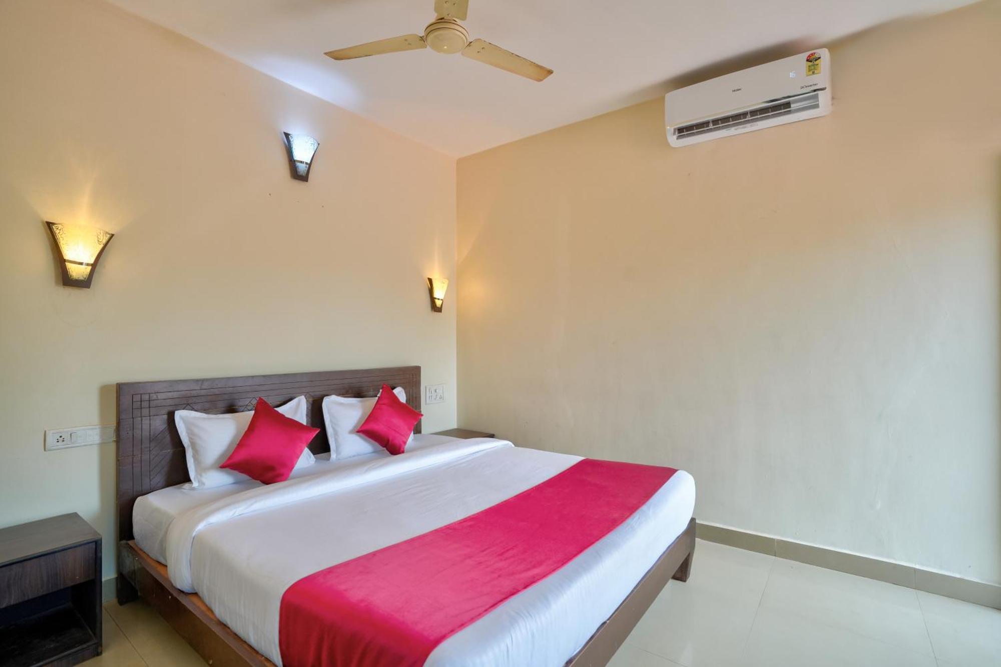 Hotel Salty Waves Baga Exterior photo