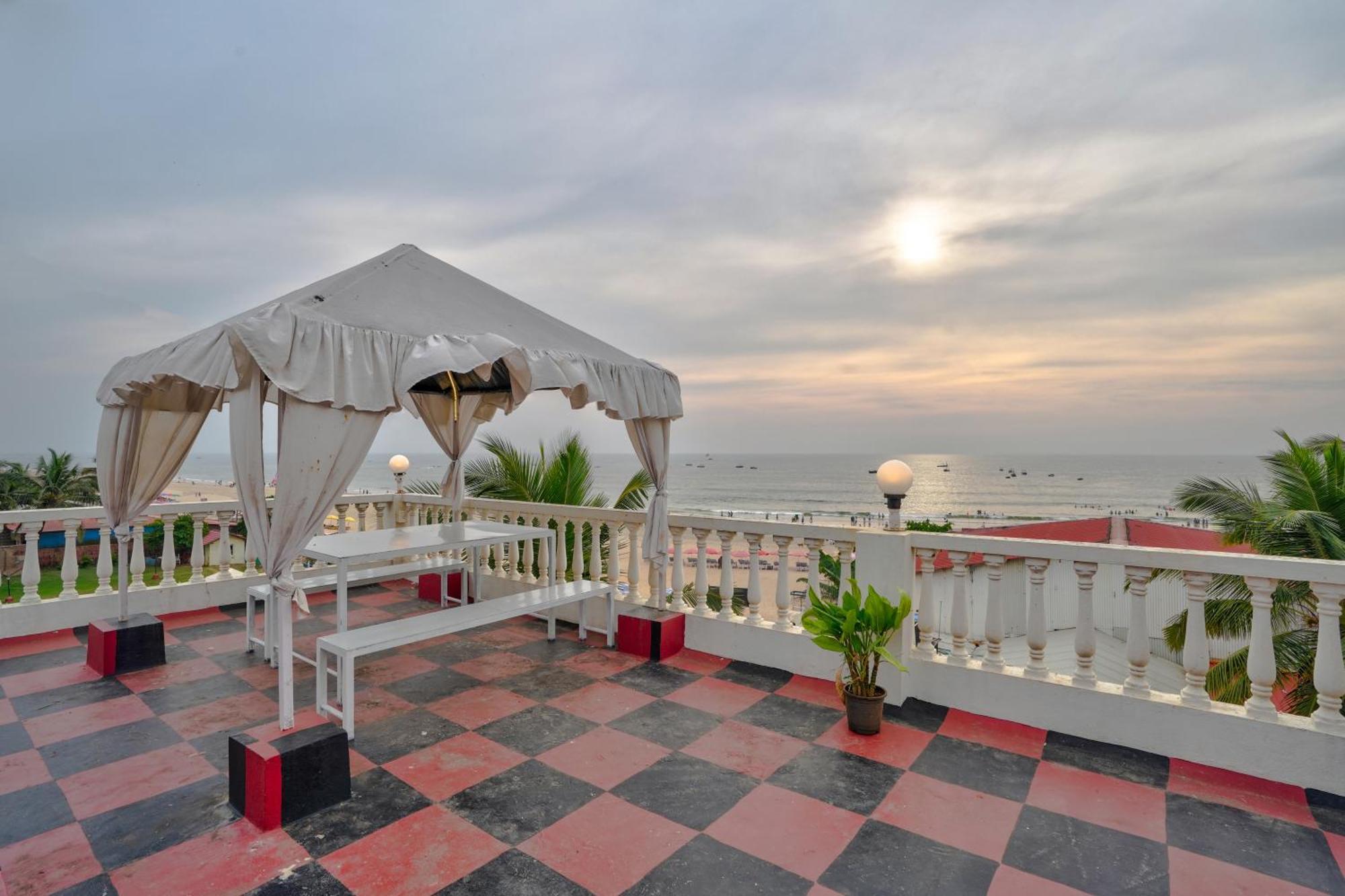 Hotel Salty Waves Baga Exterior photo