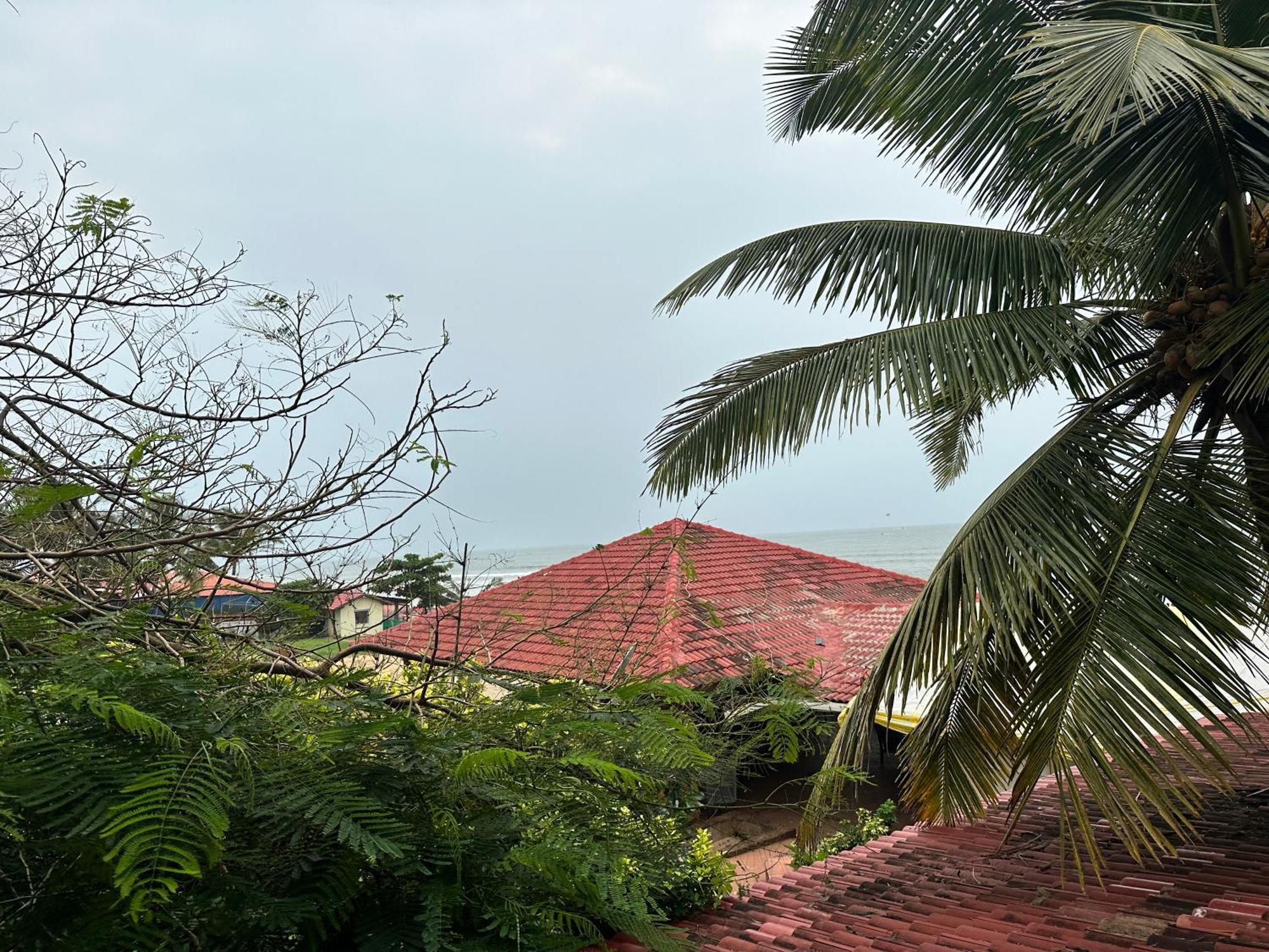 Hotel Salty Waves Baga Exterior photo