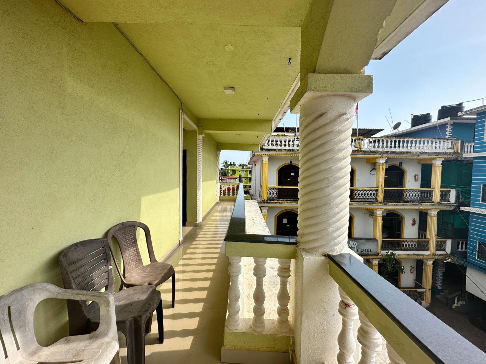 Hotel Salty Waves Baga Exterior photo